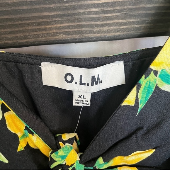 O.L.M. Lemon print peekaboo tank top NWT - Picture 5 of 7